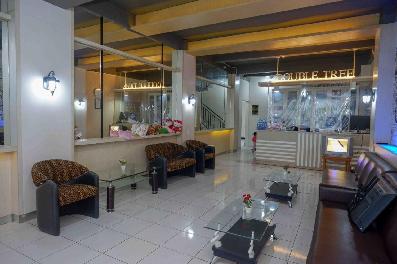 Oyo 3746 Double Tree Guesthouse Пурвокерто Екстер'єр фото
